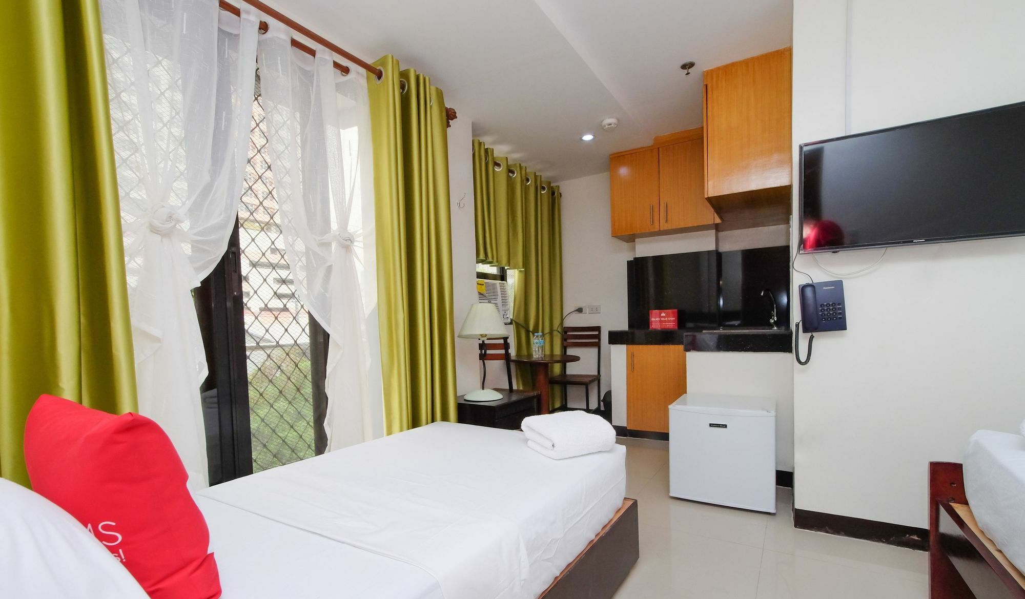 Zen Rooms Time Travellers Makati Makati City Екстер'єр фото