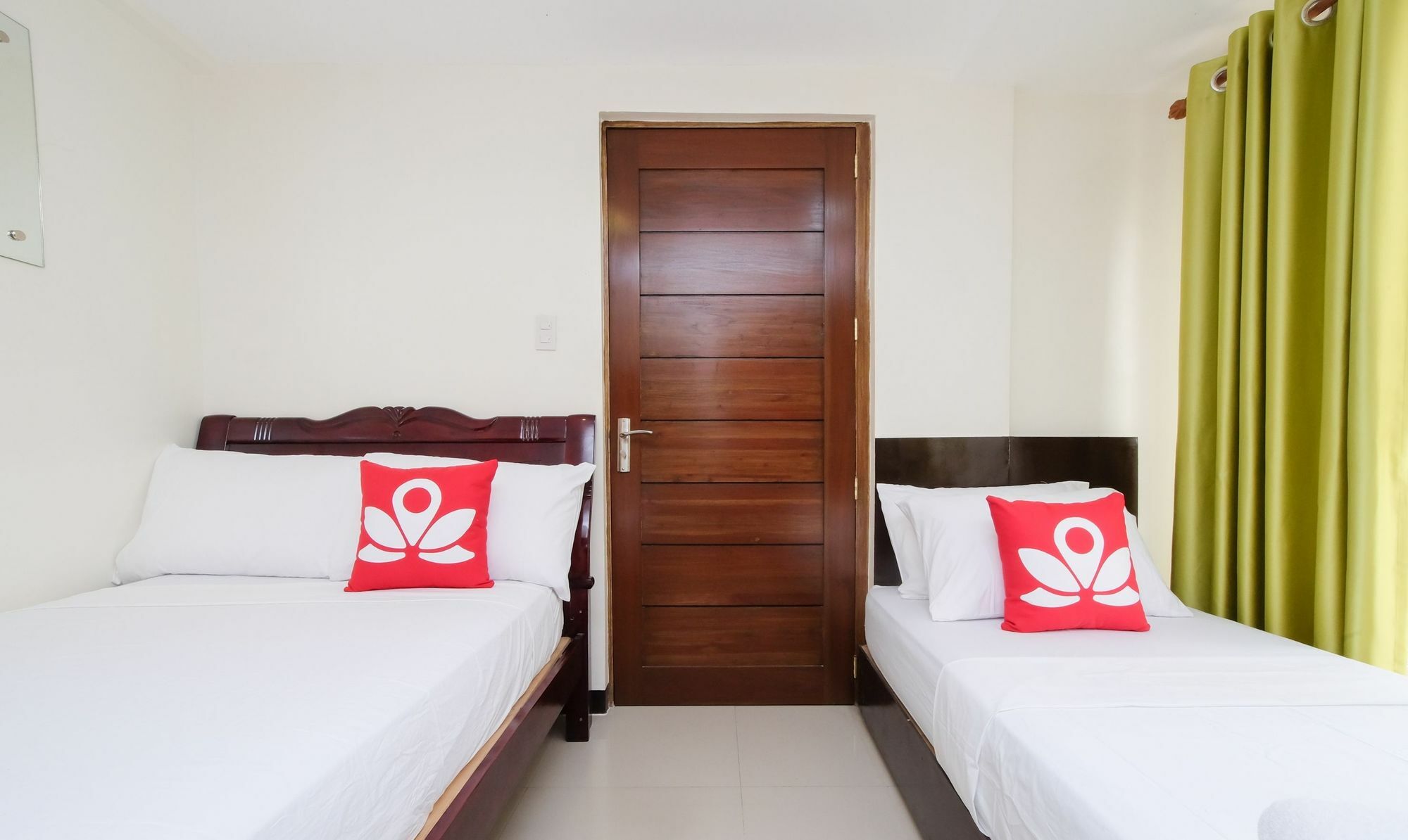 Zen Rooms Time Travellers Makati Makati City Екстер'єр фото